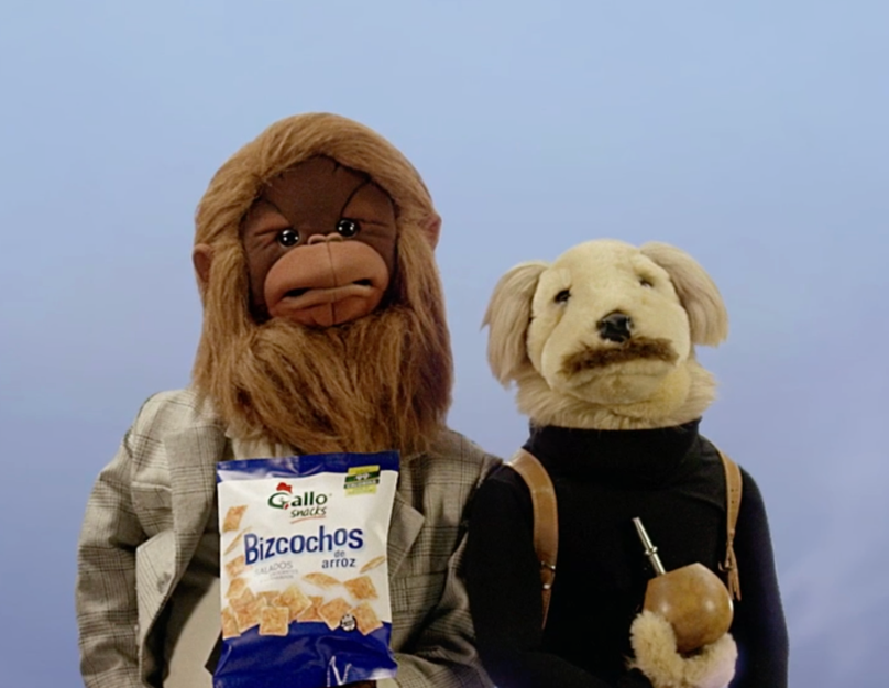 Los agentes Gallo y Snacks son dos detectives de Bizcochos